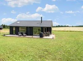 3 Bedroom Stunning Home In Stege