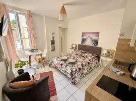 Zéphyra Studio DELUXE dans résidence Privée avec Patio à proximité