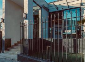 Hotel Ticiani 15，位于库塔伊西的青旅