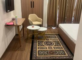 Luxury Studio ITC，位于大诺伊达的酒店