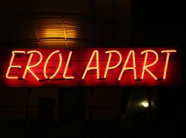 Erol Apart，位于凯麦尔的公寓式酒店