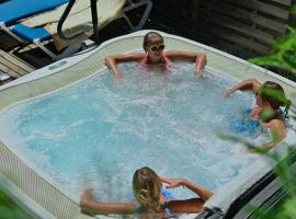 Les Jardins de Bormes, hôtel adult only avec sauna & jacuzzi，位于博尔马斯·莱斯·米默萨斯的酒店