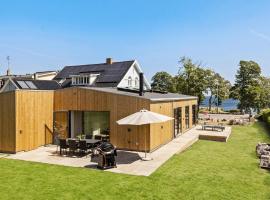 Amazing Home In Allinge With Wifi，位于阿灵厄的酒店