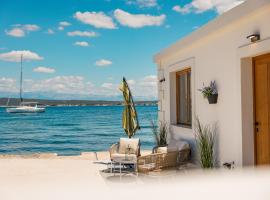Villa Škalja Beachfront House Magazin，位于泽德瑞拉克的酒店