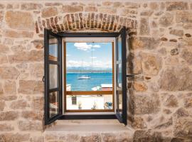 Villa Škalja Beachfront House Magazin，位于泽德瑞拉克的酒店
