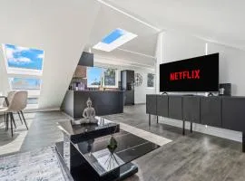 Stunning Penthouse-Style 2-Bed Uxbridge