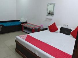 Pratap plaza guest house，位于珀勒德布尔的酒店
