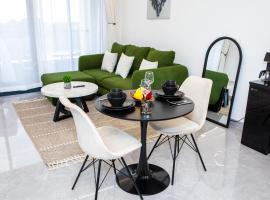 Kilimani 1 bedroom 9th floor with heated pool and full back up generator，位于Gatunga的带泳池的酒店