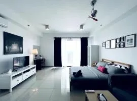 Oasis Homes at i-City - WiFi TV Box and 1 Carpark