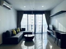Rustic Homes at i-City - WiFi TV Box 1 Carpark