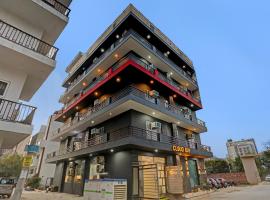 Super Townhouse Cloud Bay, Near Genpact, Sector-69, Gurgaon，位于古尔冈的酒店