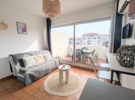Studio cabine Coté Marina, terrasse et clim, plage à pied，位于塞特港的酒店