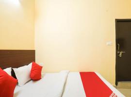 Hotel O Laavin Inn Near Gomti Riverfront Park，位于HasanganjChaudhary Charan Singh International Airport - LKO附近的酒店