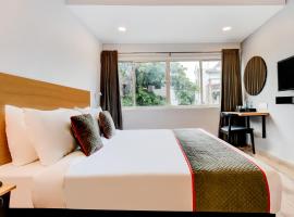 Townhouse Century Hotel，位于那格浦尔的酒店