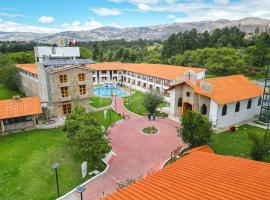 Gran Kuntur Wasi Hotel Casa y Campo，位于卡哈马卡的酒店
