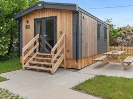 Gorgeous Home In Erkheim With Wifi