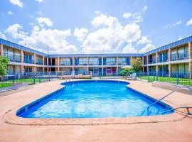 Castle inn & suites by OYO Lawton
