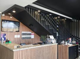 Hotel Uirapuru 02，位于Alexânia的酒店