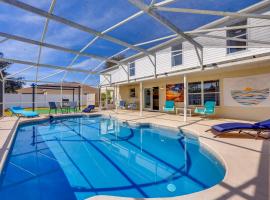 Coastal Retreat - Roomy, Relaxing, Pool，位于棕榈海岸的酒店
