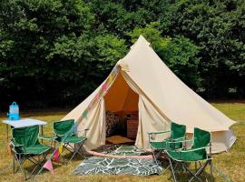 Readers Field Glamping，位于Great Sampford的豪华帐篷
