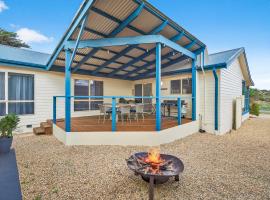Beachwood - Fabulous Front-Row Goolwa Beach, Pet Friendly，位于Goolwa South的酒店