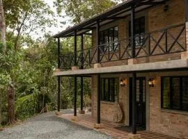 Casa Alto Bonito