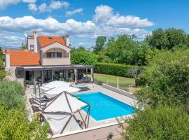 Stunning Home In Donji Zemunik