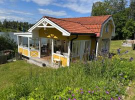 Solgården Fagerviken intill havet，位于Hållnäs的酒店