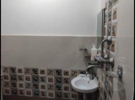 Hotel Kritika Inn，位于Gidhaur的豪华酒店