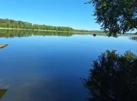 Domek wśród lasów Jerutki blisko jeziora