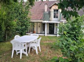 Le logis des Fadettes，位于Saint-Martin-le-Mault的酒店