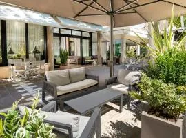 Hotel Novella