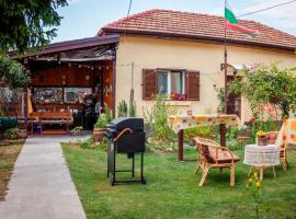 Къща за гости При Маги и Краси，位于Belene的乡村别墅