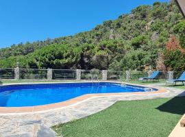 VILLA SOL Y MAR - Modern luxury with pool y sea view，位于罗列特海岸的度假屋