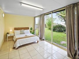 King Bed, Walk To Beenleigh Village & Marketplace Bedroom2，位于宾利的酒店