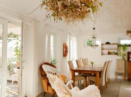 Blomstertantens Hus，位于特雷勒堡的酒店