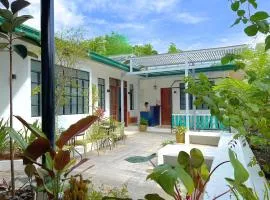 A Casa Portuguesa Coron Boutique Hostel