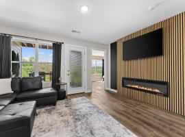 New 3BR Condo Near Branson Strip and Pool，位于布兰森的酒店