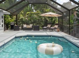 Lotus House - Relaxation - close to Beaches - Heated Pool，位于威尼斯的酒店