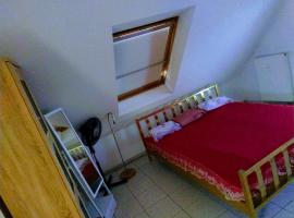 Massage studio-spa，位于金斯海姆-古斯塔夫斯堡的酒店