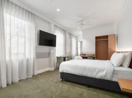 Royal Hotel Orange，位于奥兰治的酒店