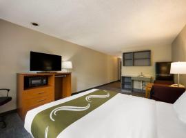 Suburban Studios Canon City，位于卡农城的酒店