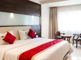 Travel Trip- Hotel Comfotel- Banjara Hills- Beside Aig Hospital- 10 Percentage Off On Restaurant Order Or Room Service- 20 Percentage Off On Spa