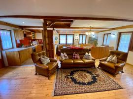 AGRITURISMO FARE BIO，位于塔尔维西奥的带按摩浴缸的酒店