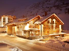 Bentleys House MOUNTAIN Residence，位于祖尔斯的酒店