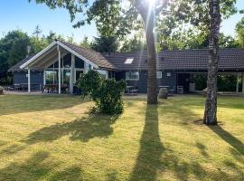 Amazing Home In Silkeborg With Sauna，位于锡尔克堡的酒店
