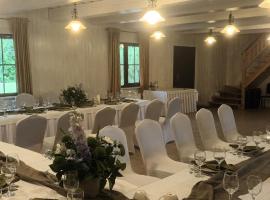 Prystovų sodyba šventėms ir poilsiui，位于Stropeliai的酒店