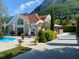 Beau studio au bord du lac et de la piste cyclabe