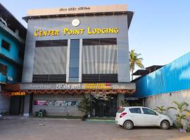 Hotel Center Point，位于Kālundri的酒店