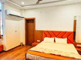 Hotel Grand Lucent，位于Gokul的酒店
